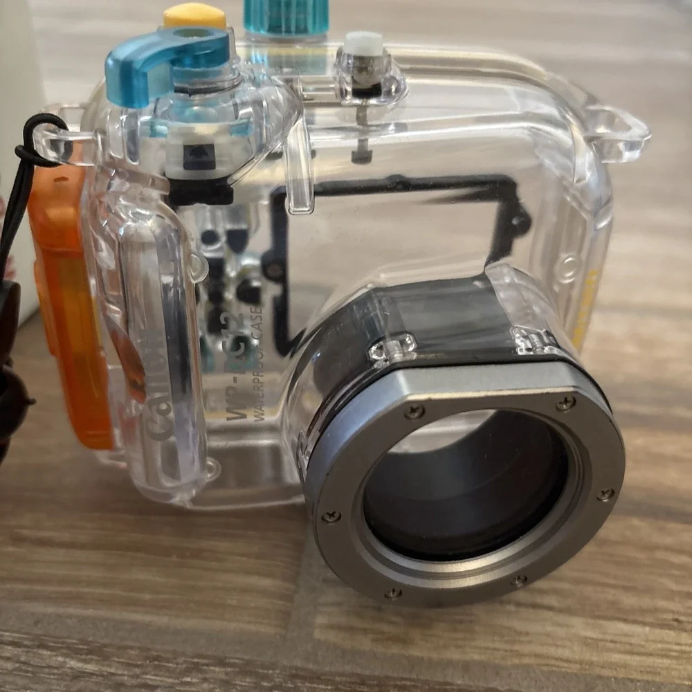 Canon WP-DC9‎ Waterproof Camera Case Used